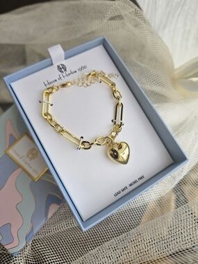 House of Harlow 1960 Gold Heart Charm Link Bracelet